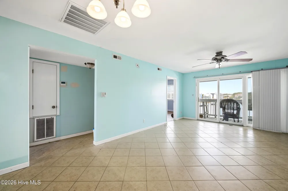 709 Canal Drive #Apt 3b Carolina Beach, NC 28428