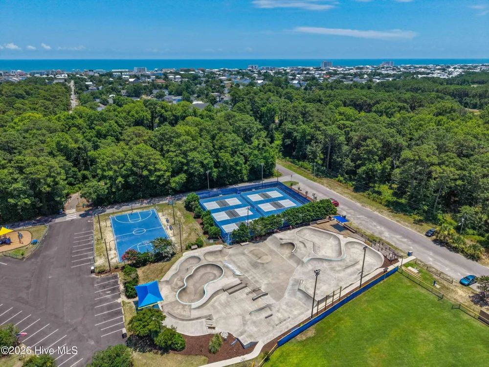 709 Canal Drive #Apt 3b Carolina Beach, NC 28428