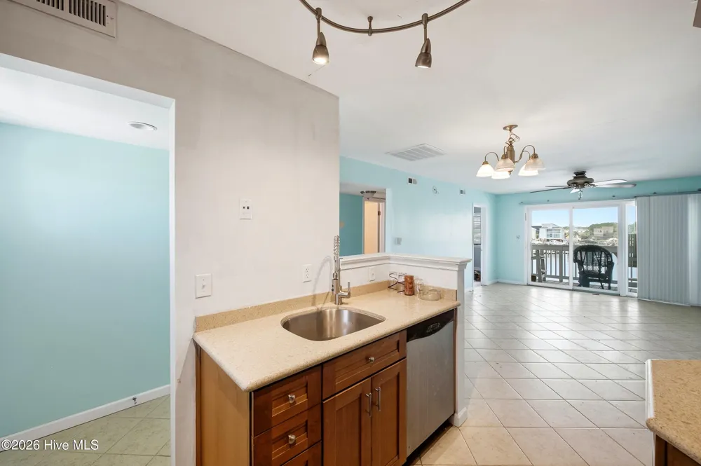 709 Canal Drive #Apt 3b Carolina Beach, NC 28428