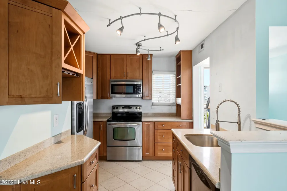 709 Canal Drive #Apt 3b Carolina Beach, NC 28428