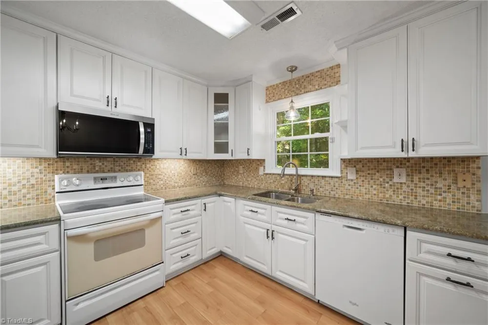 4420 Eagles Nest Drive Winston-Salem, NC 27127