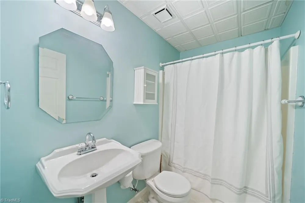 4420 Eagles Nest Drive Winston-Salem, NC 27127