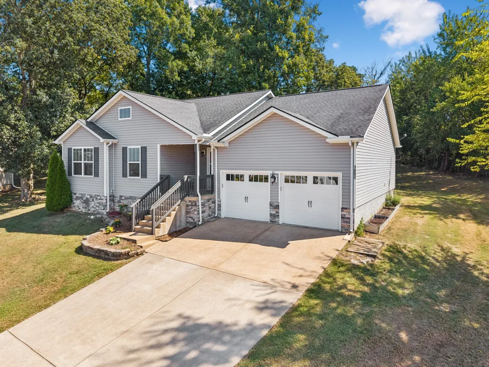 1891 Sheffield Ln Columbia, TN 38401
