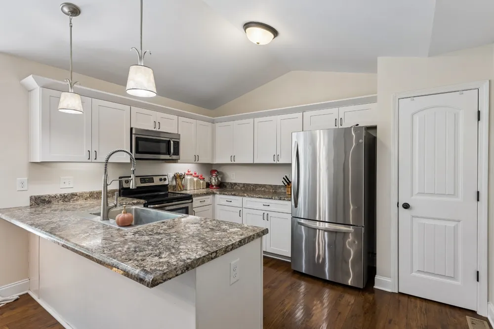 1891 Sheffield Ln Columbia, TN 38401