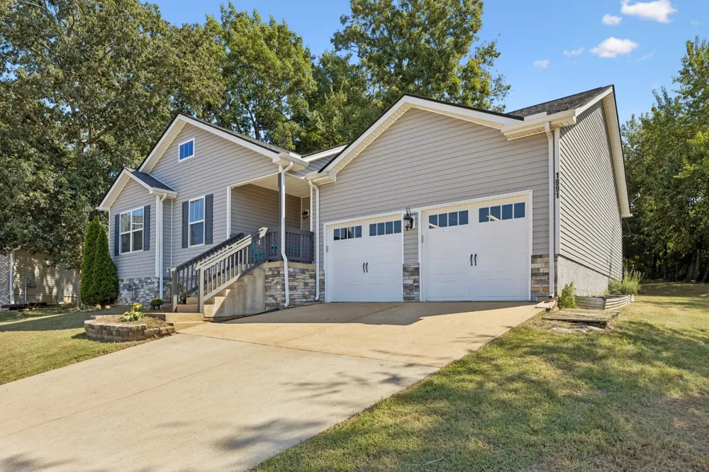 1891 Sheffield Ln Columbia, TN 38401