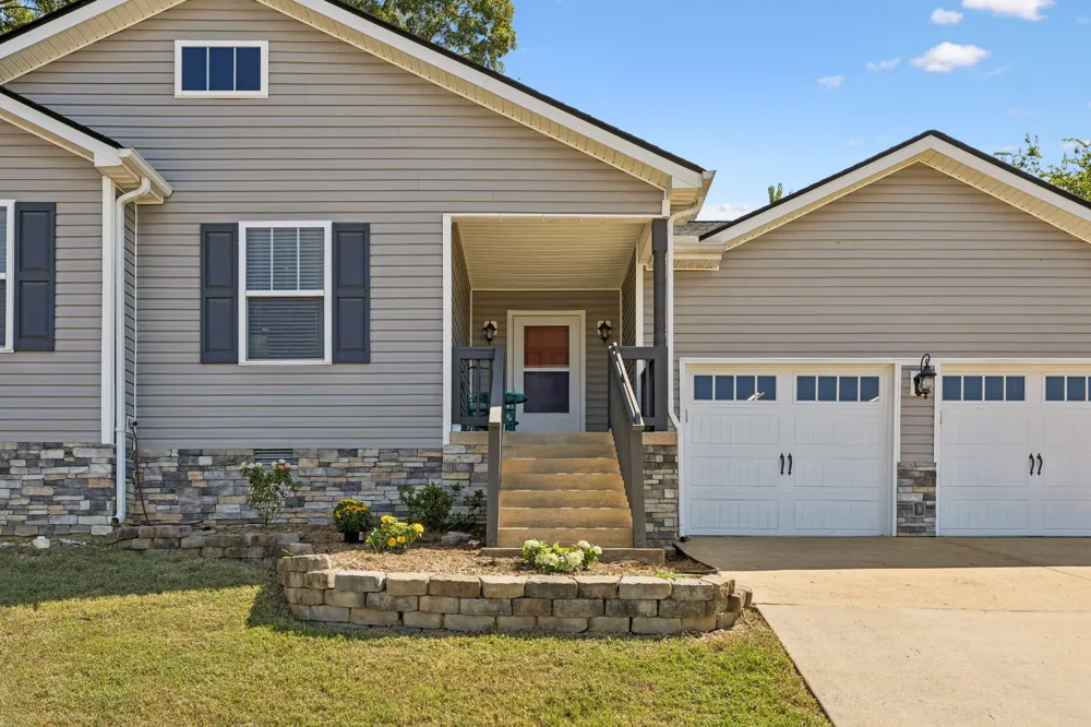 1891 Sheffield Ln Columbia, TN 38401