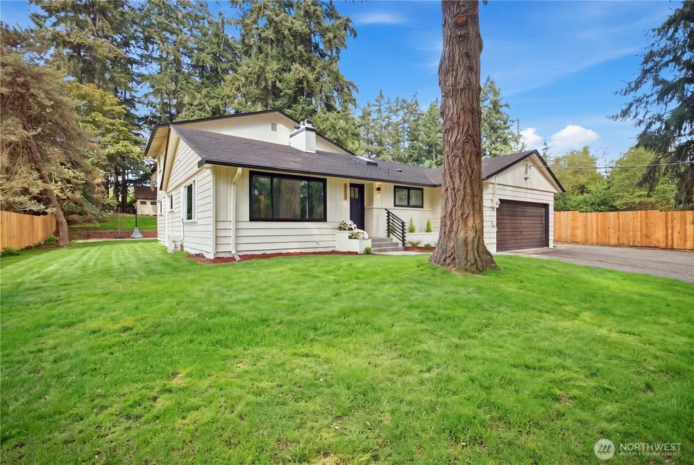 4702 Waller Road E Tacoma, WA 98443