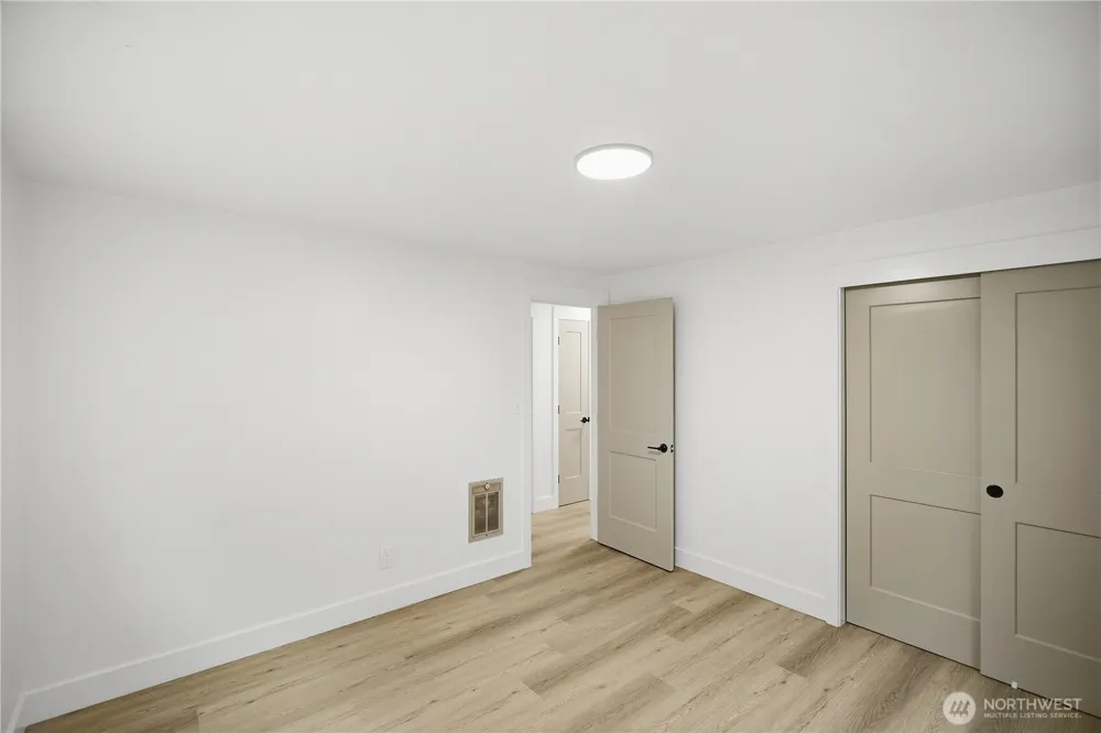 4702 Waller Road E Tacoma, WA 98443