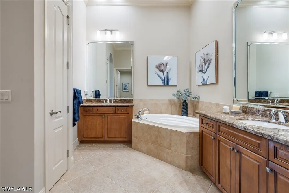 Porta Vecchio Way #201 Naples, FL 34110