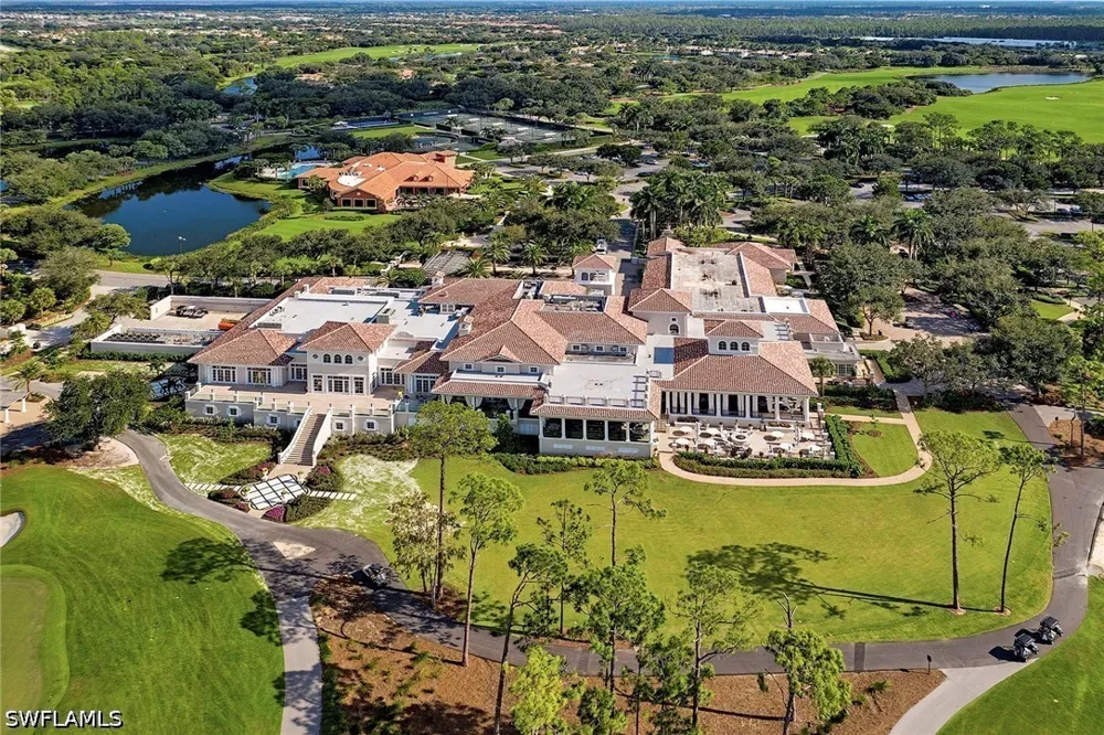 Porta Vecchio Way #201 Naples, FL 34110