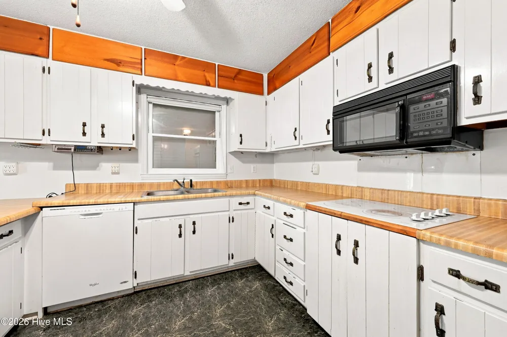 140 Lousan Drive Cape Carteret, NC 28584