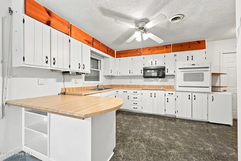 140 Lousan Drive Cape Carteret, NC 28584