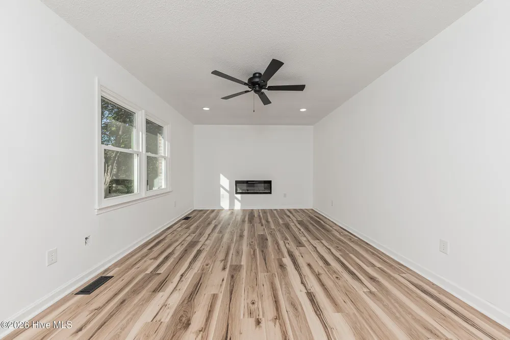 111 Lynn Court Jacksonville, NC 28540