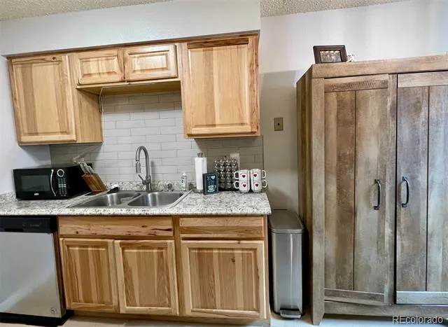 7373 W Florida Avenue #2C Lakewood, CO 80232