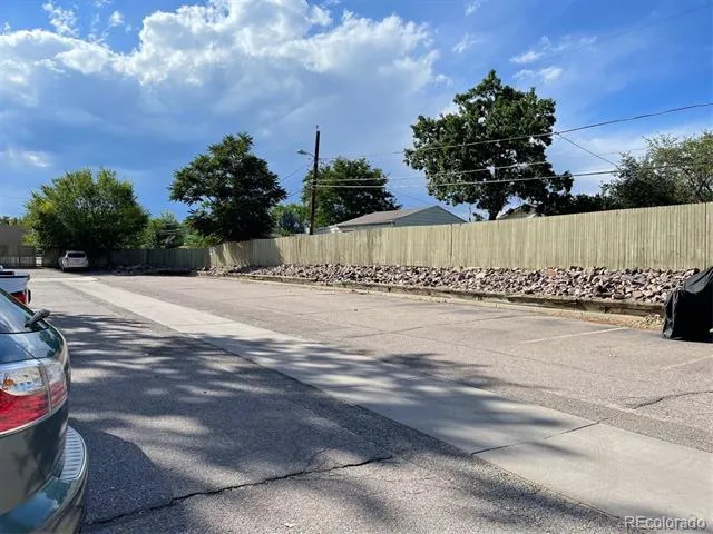 7373 W Florida Avenue #2C Lakewood, CO 80232