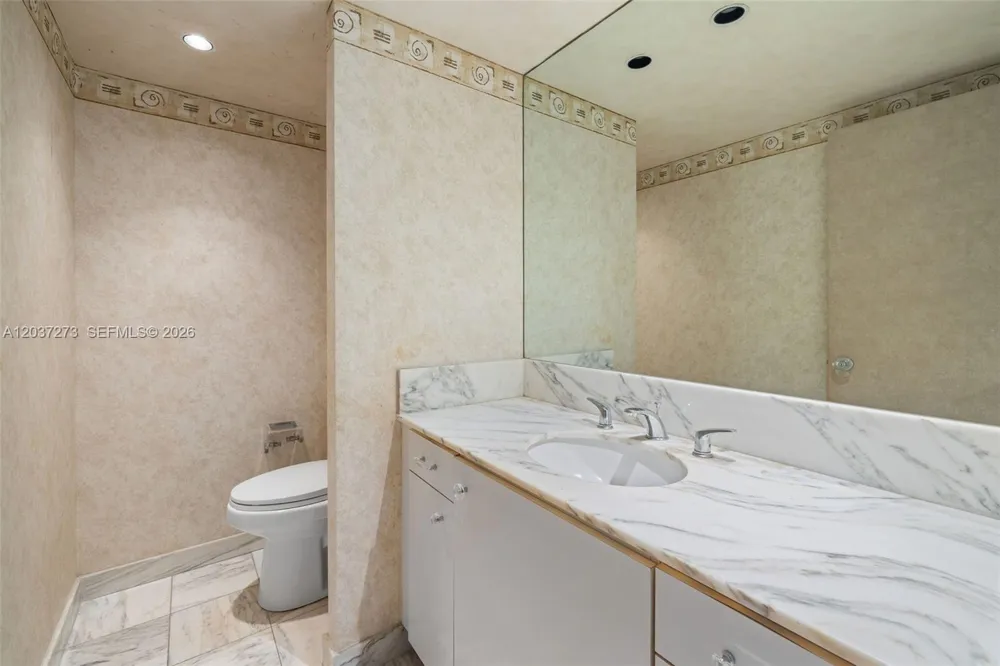 5500 Collins Ave #1401 Miami Beach, FL 33140