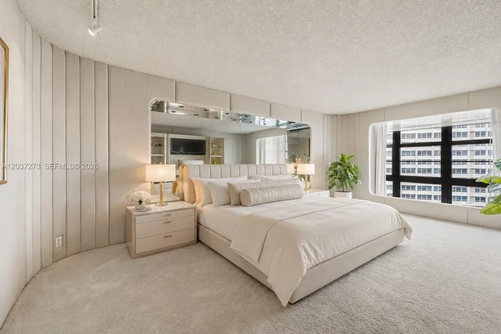 5500 Collins Ave #1401 Miami Beach, FL 33140