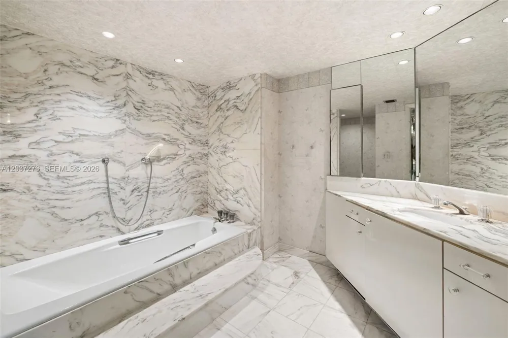 5500 Collins Ave #1401 Miami Beach, FL 33140