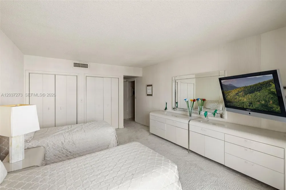 5500 Collins Ave #1401 Miami Beach, FL 33140
