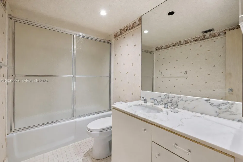 5500 Collins Ave #1401 Miami Beach, FL 33140