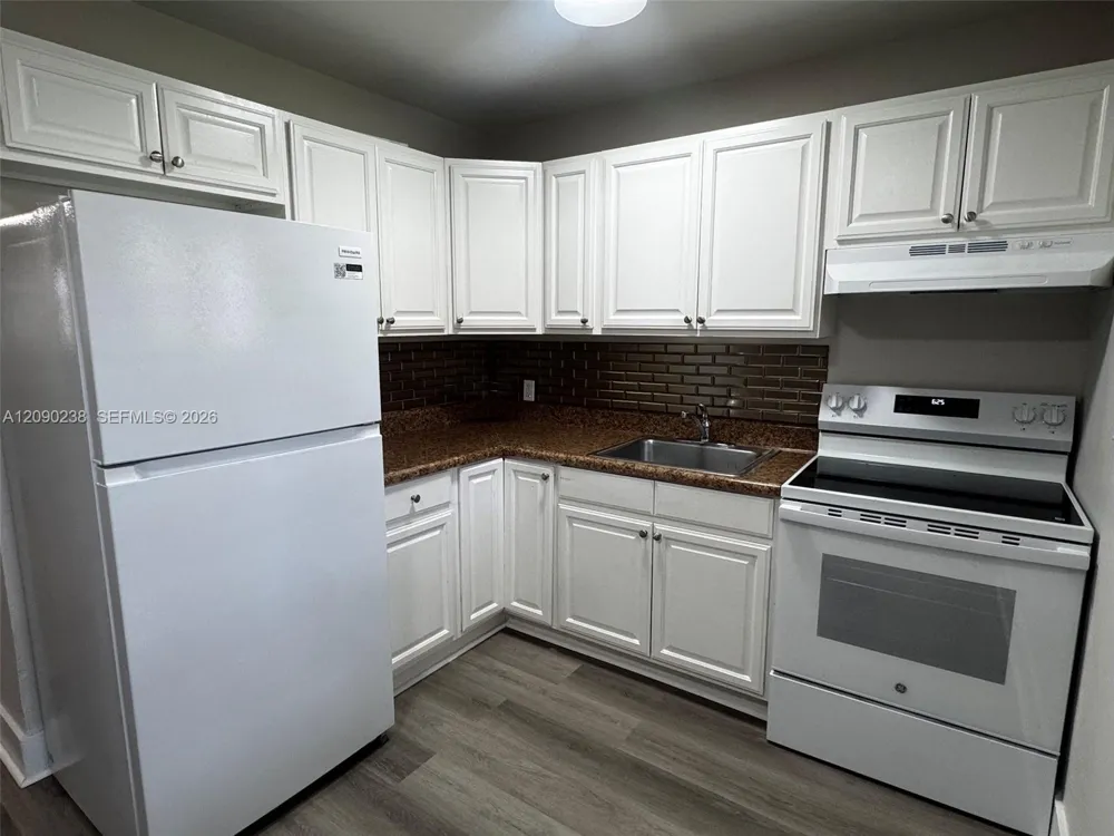 1345 W 28th St #2 Hialeah, FL 33010