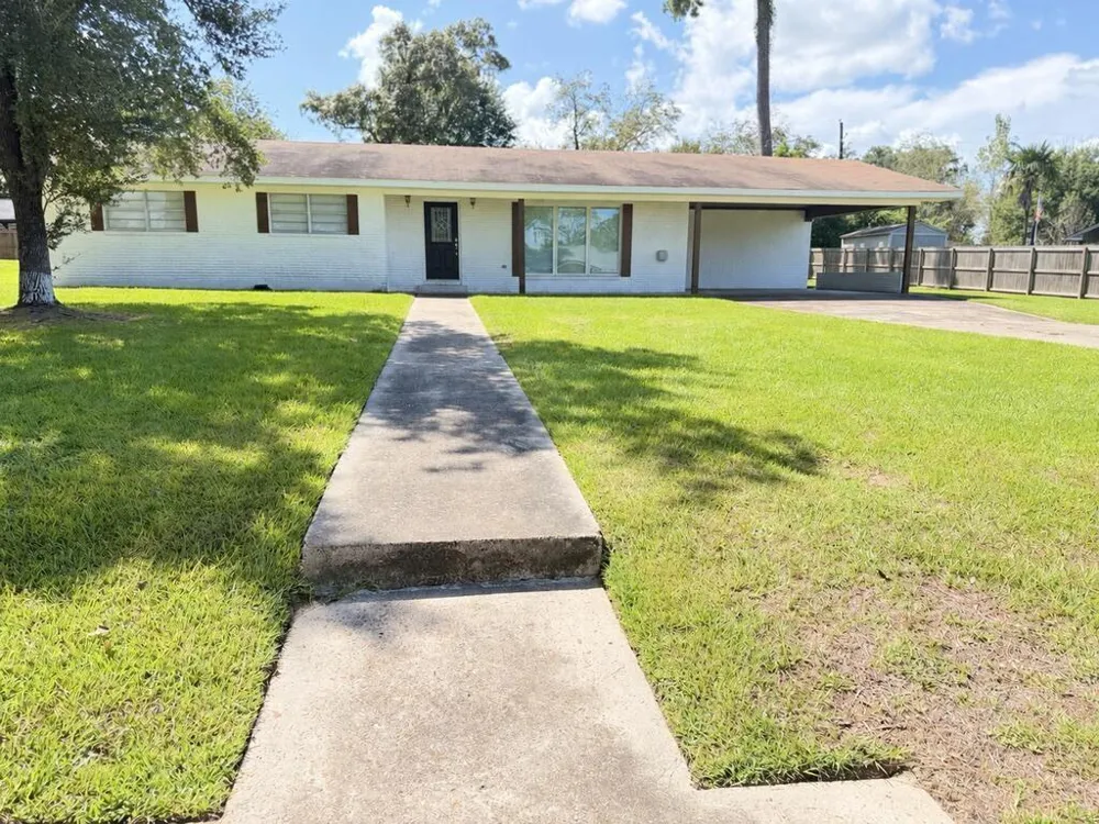 305 E Pine Street Kirbyville, TX 75956