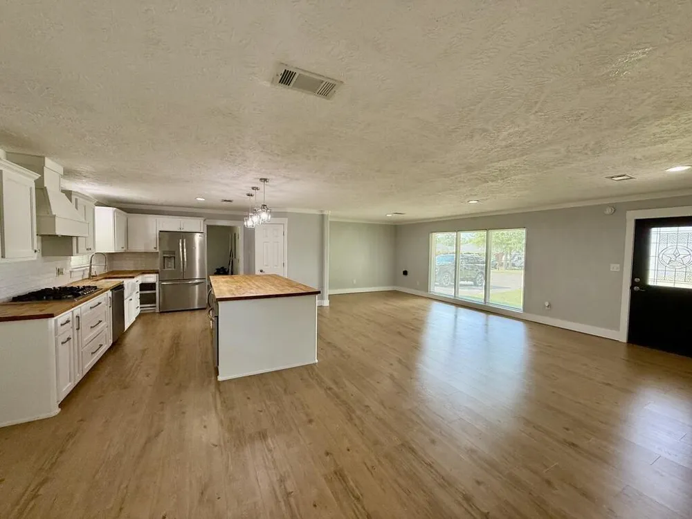305 E Pine Street Kirbyville, TX 75956