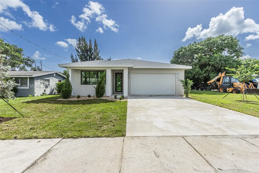 2960 NW 24th Ave Oakland Park, FL 33311
