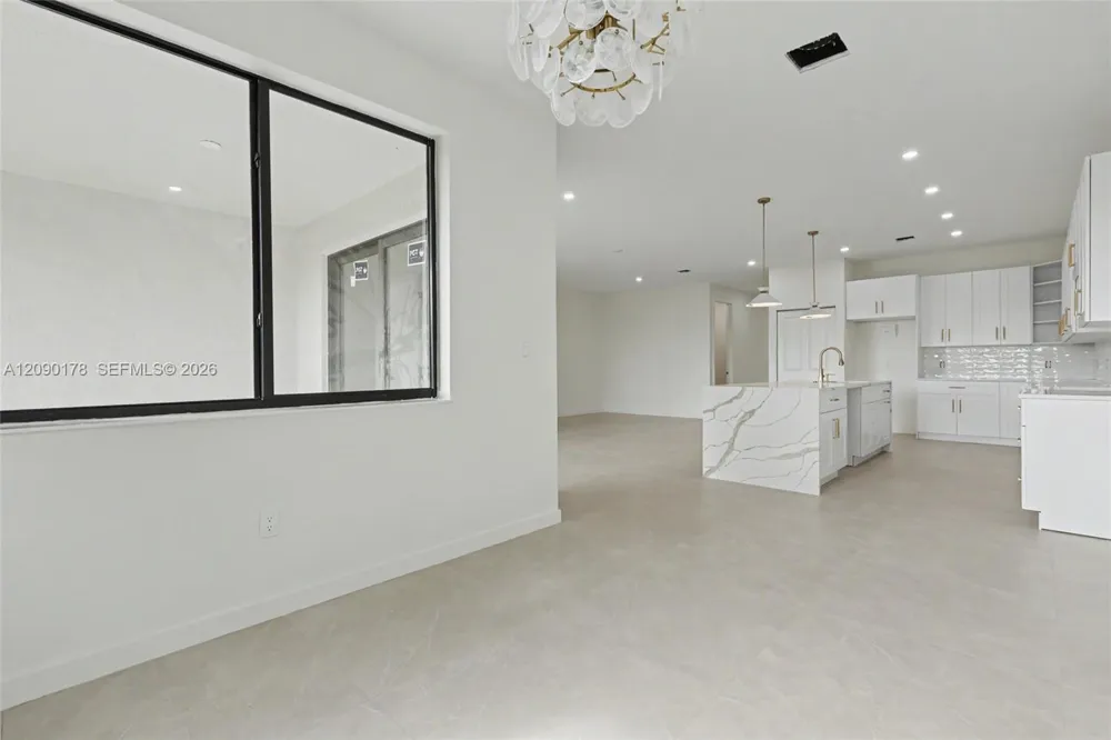 2960 NW 24th Ave Oakland Park, FL 33311