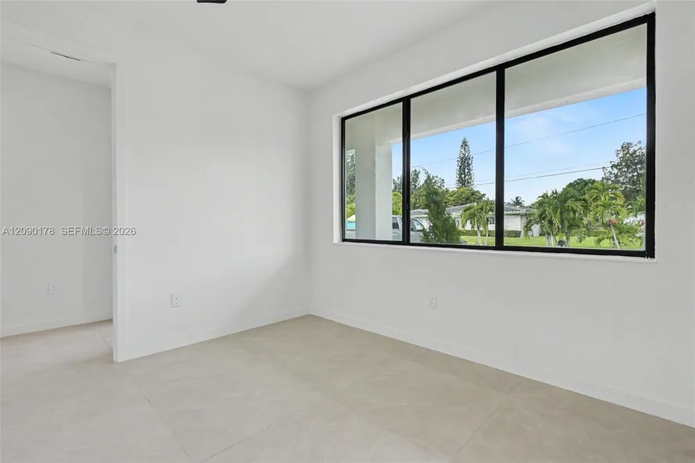 2960 NW 24th Ave Oakland Park, FL 33311