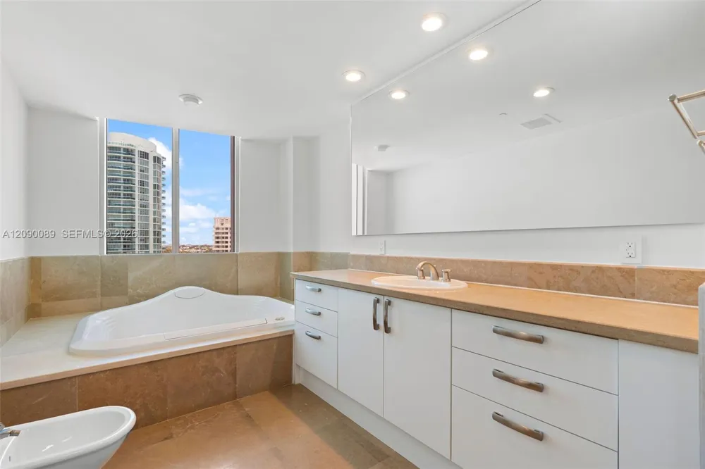 5959 Collins Ave #1101 Miami Beach, FL 33140