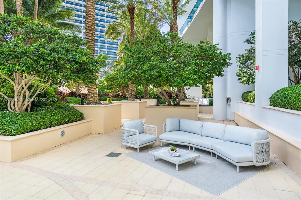 5959 Collins Ave #1101 Miami Beach, FL 33140
