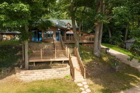 2533 Miner Lake Drive