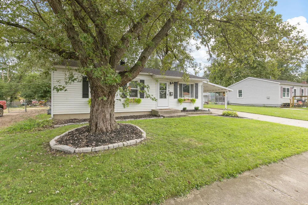 410 April Lane Adrian, MI 49221