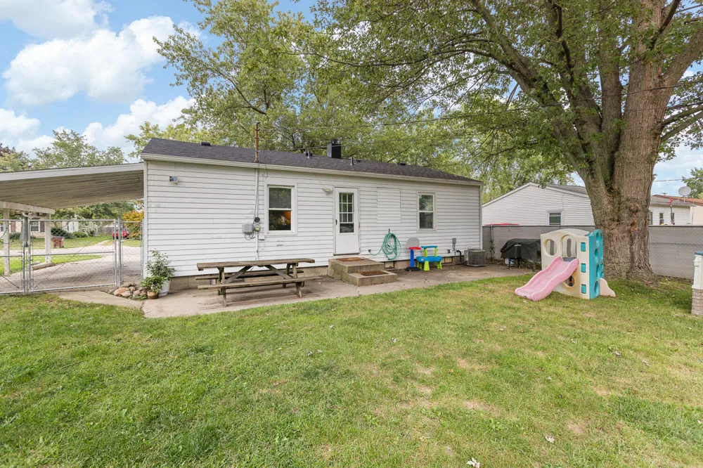 410 April Lane Adrian, MI 49221