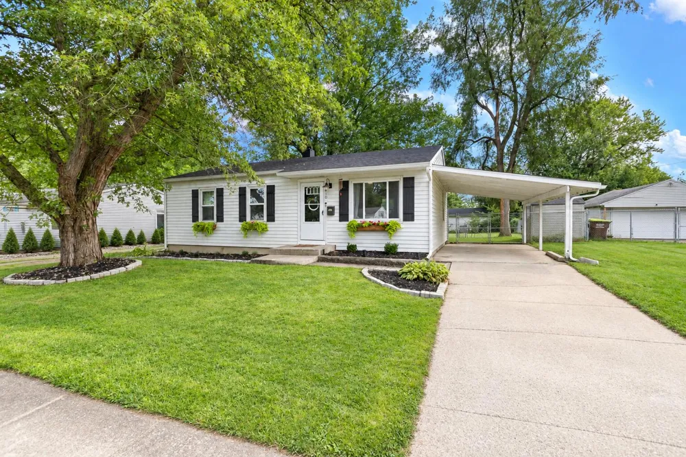 410 April Lane Adrian, MI 49221
