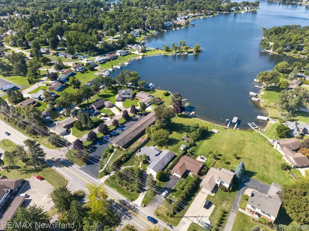 2529 S Commerce Road Wolverine Lake Village, MI 48390
