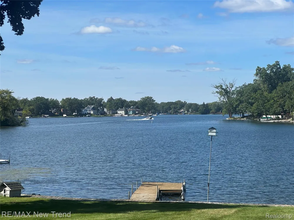 2529 S Commerce Road Wolverine Lake Village, MI 48390