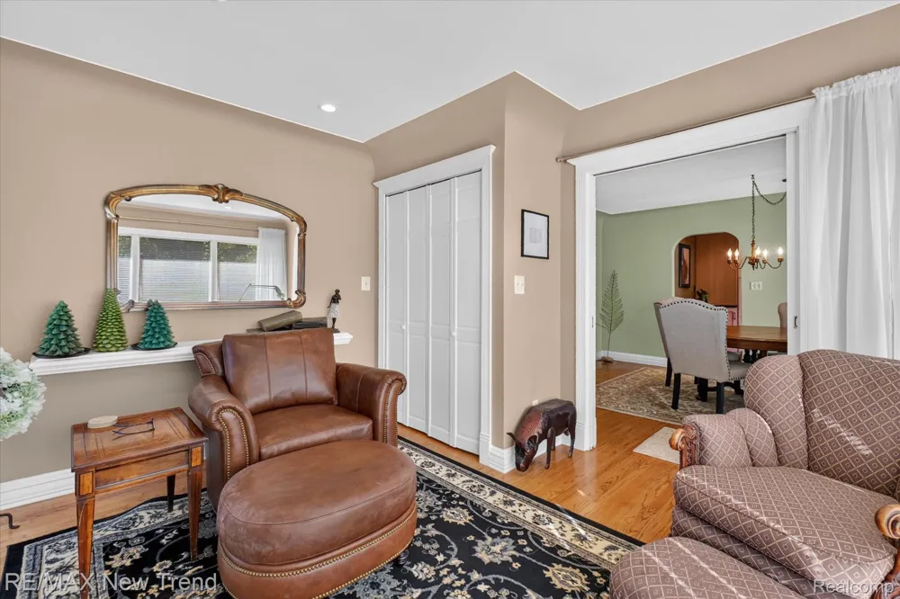 2529 S Commerce Road Wolverine Lake Village, MI 48390