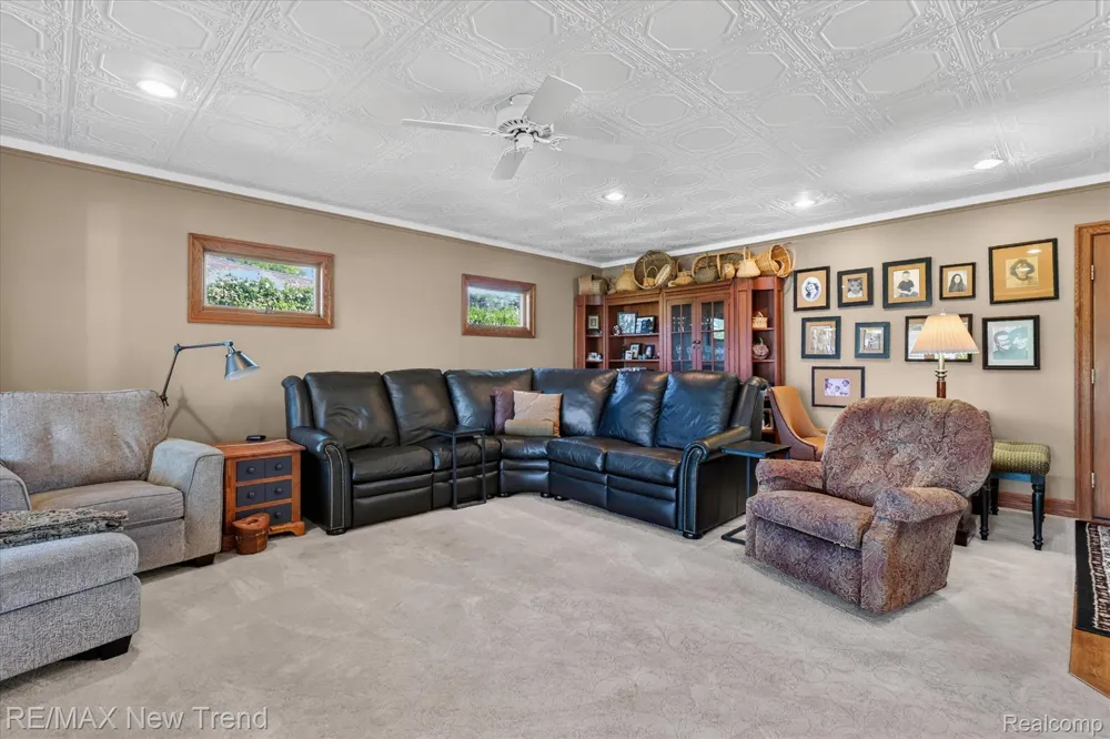 2529 S Commerce Road Wolverine Lake Village, MI 48390