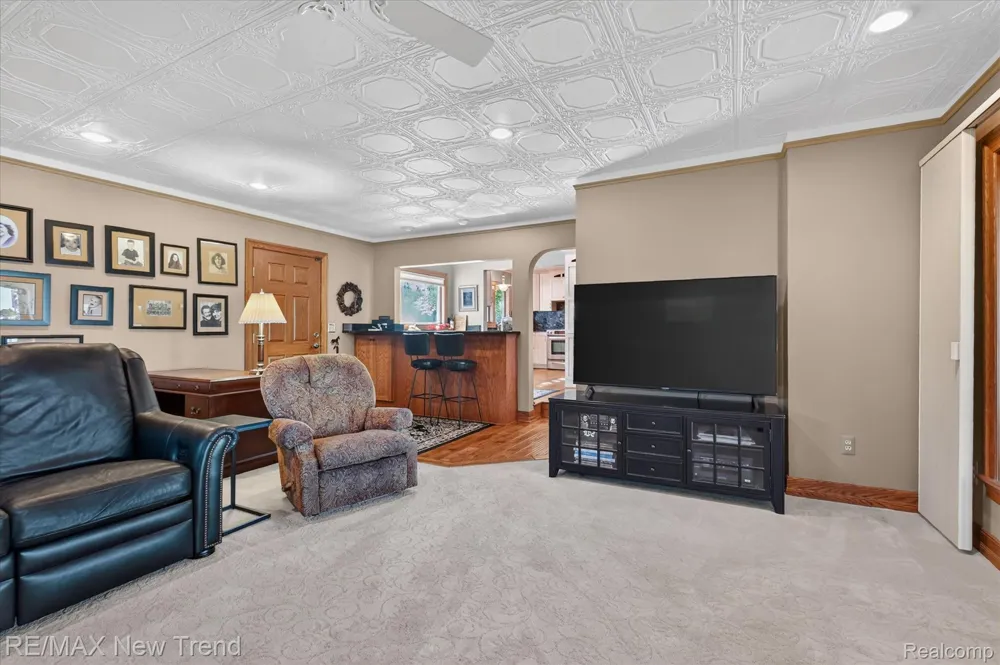 2529 S Commerce Road Wolverine Lake Village, MI 48390