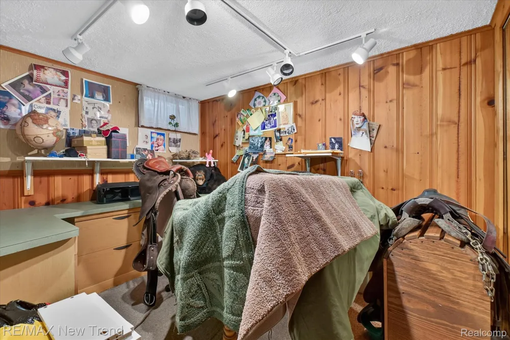 2529 S Commerce Road Wolverine Lake Village, MI 48390