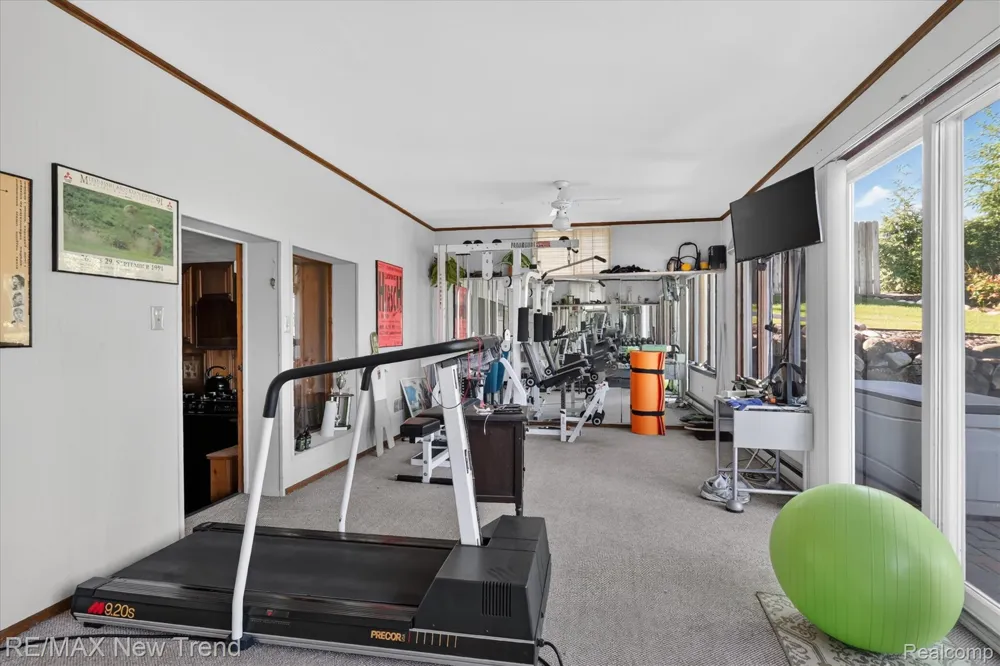 2529 S Commerce Road Wolverine Lake Village, MI 48390