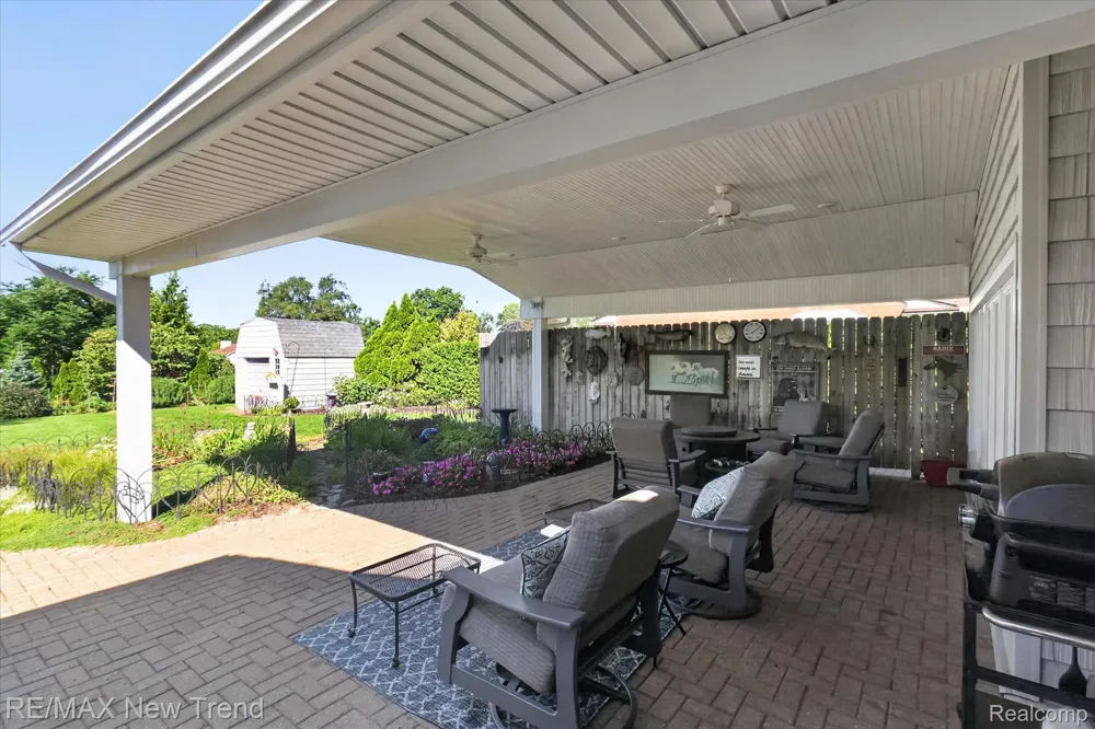 2529 S Commerce Road Wolverine Lake Village, MI 48390