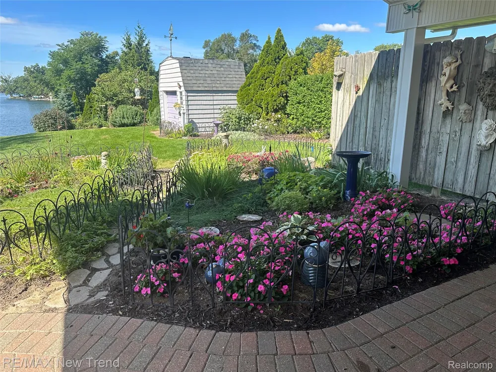 2529 S Commerce Road Wolverine Lake Village, MI 48390