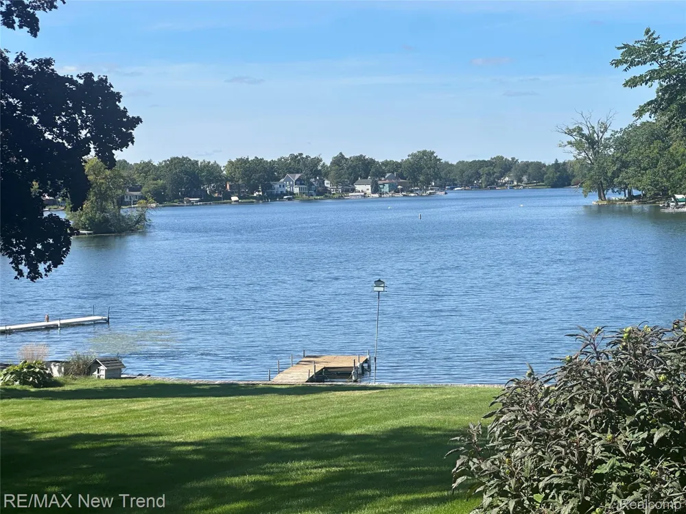 2529 S Commerce Road Wolverine Lake Village, MI 48390