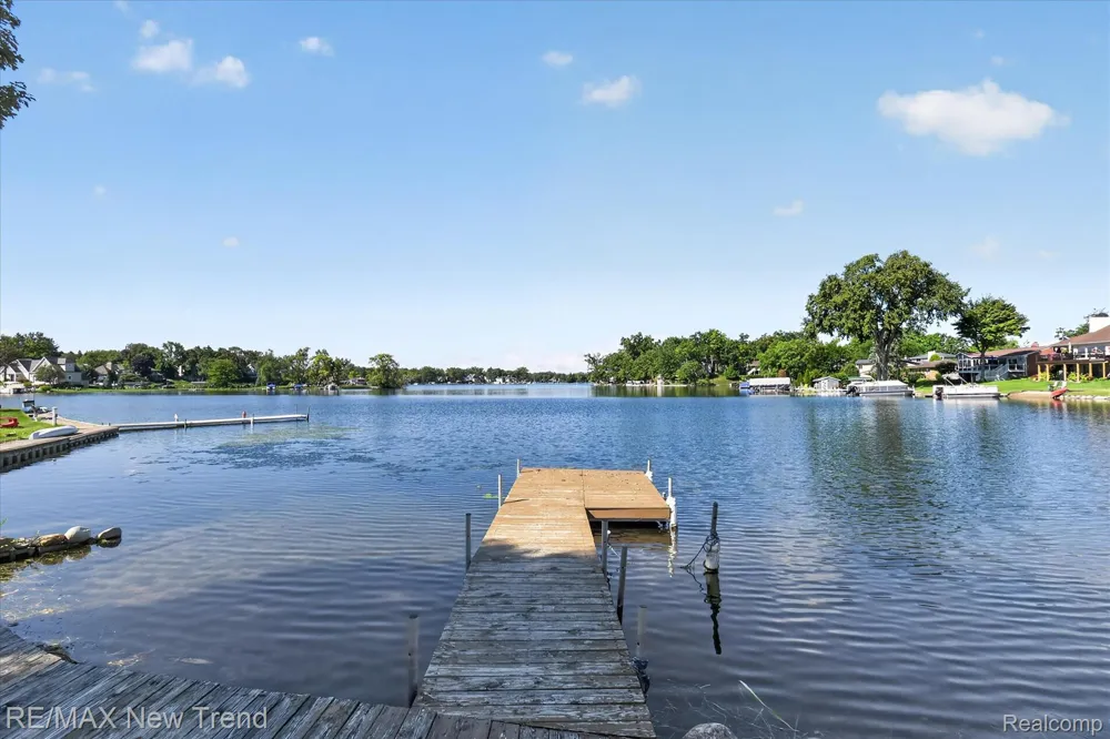2529 S Commerce Road Wolverine Lake Village, MI 48390