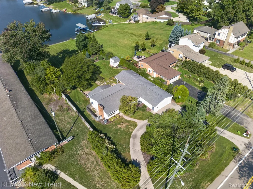 2529 S Commerce Road Wolverine Lake Village, MI 48390