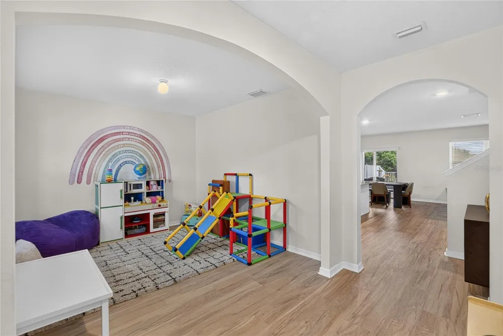 8219 BILSTON VILLAGE LANE Gibsonton, FL 33534