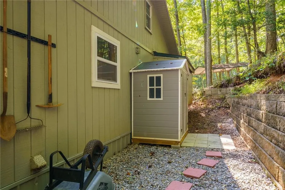 767 Robertson Circle Blairsville, GA 30512